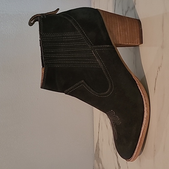 Dolce Vita Jones Dark Gray Suede Leather Chelsea Western Ankle Booties Wmn 9.5 - Picture 6 of 16